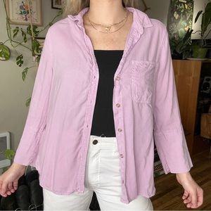 Perfect pink lilac spring layering shirt by Bella Dahl